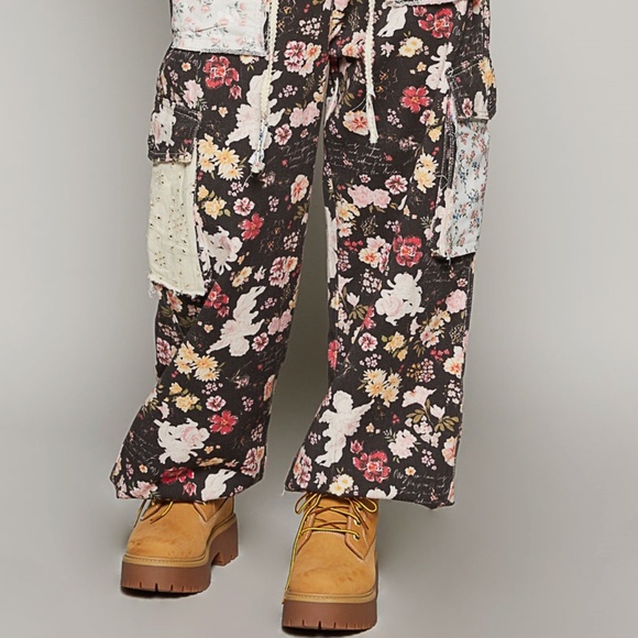 !NWT!! POL Roomy fit CargoPants in Printed Twill,Contrast & Boho Pocket’s Sz Med - Picture 4 of 8